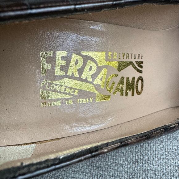 Salvatore Ferragamo Heels Embossed Leather Pumps Round Toes Brown Slip-on Sz A7 - Picture 11 of 13